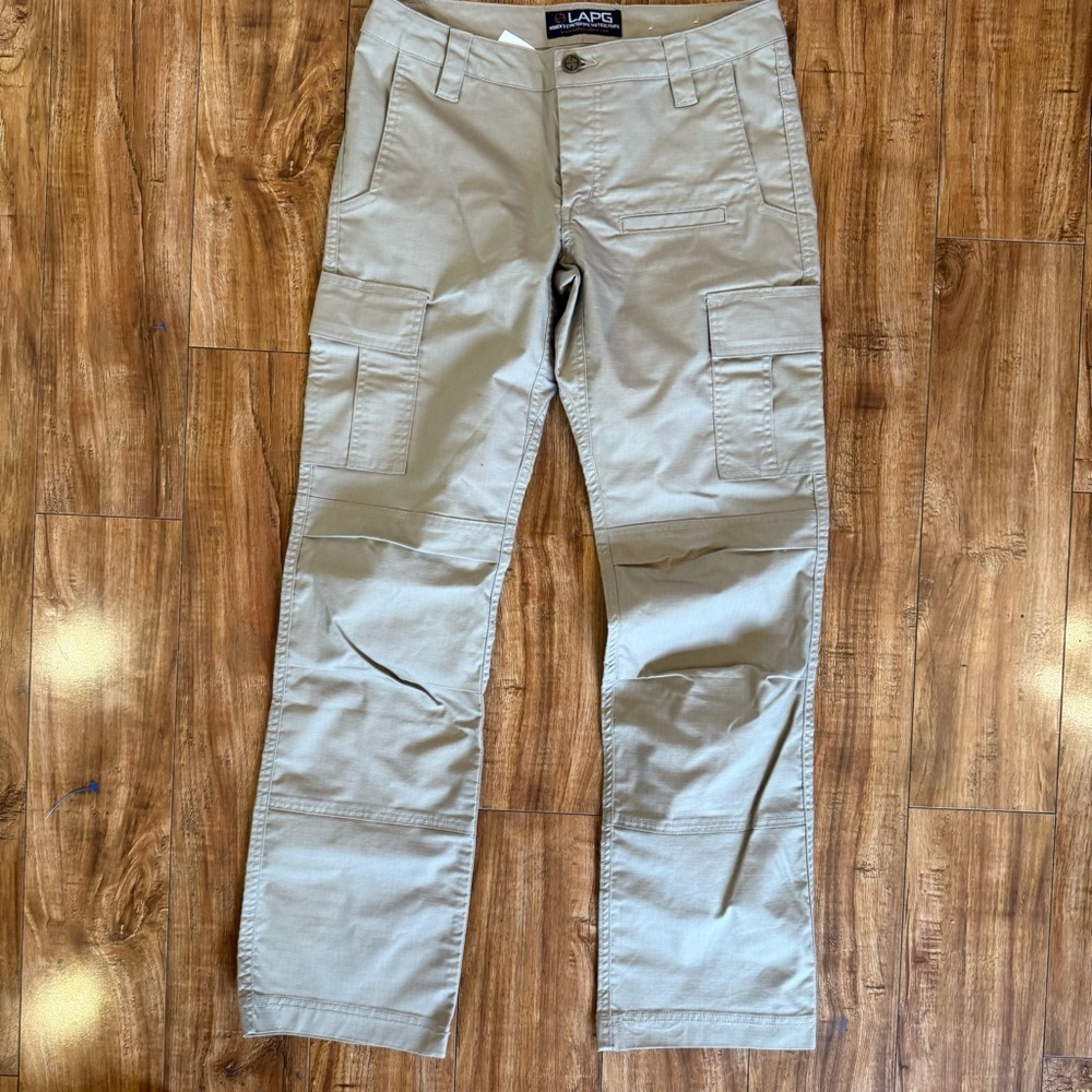 Women's Straight Leg Cargo Pants in Light Khaki